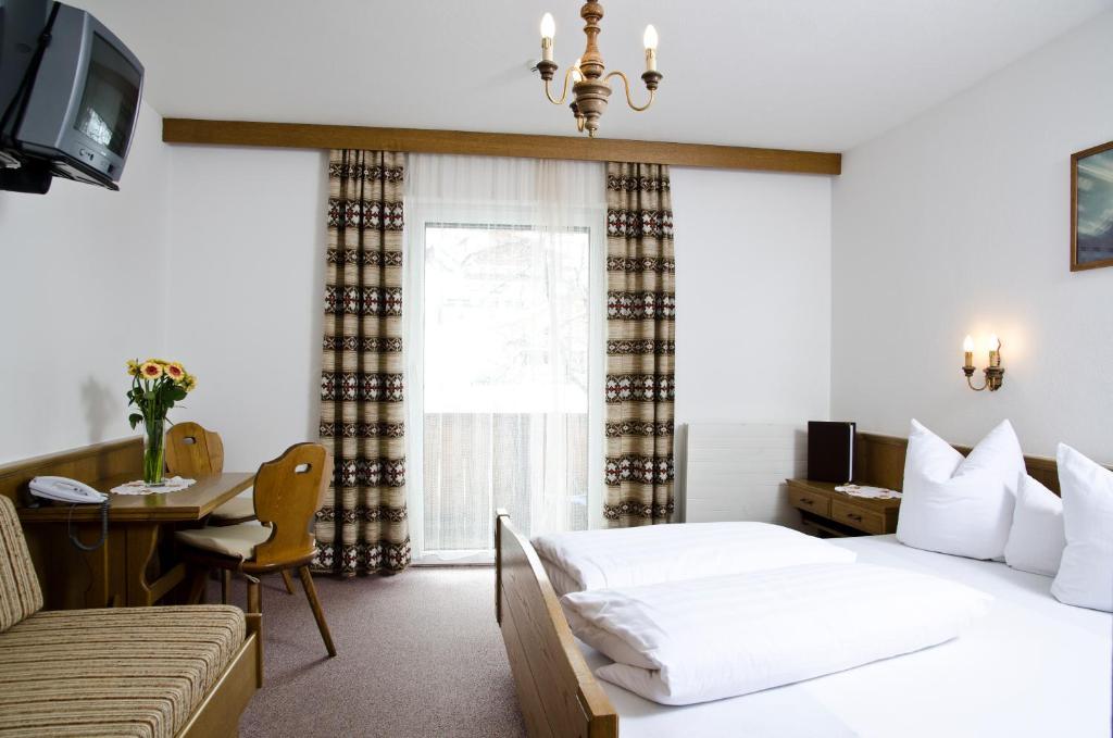 Berghotel Rasis Galtür Szoba fotó