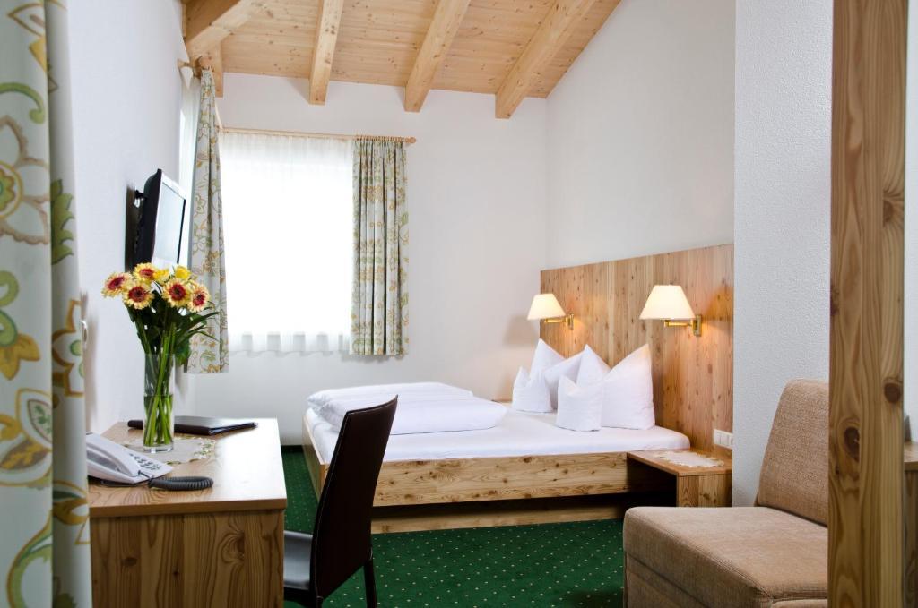 Berghotel Rasis Galtür Szoba fotó
