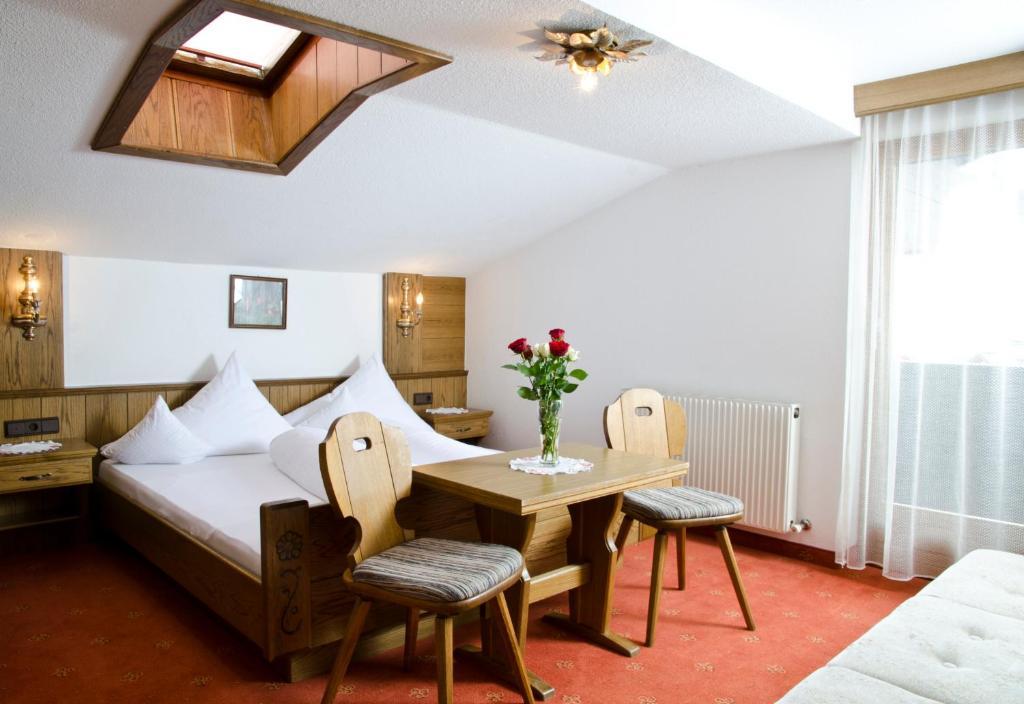 Berghotel Rasis Galtür Szoba fotó